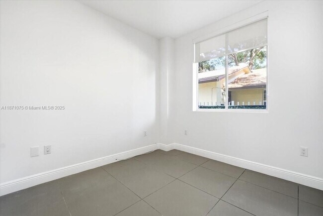 Building Photo - 541 NW 33rd St