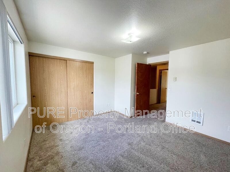 Primary Photo - 2619 SE 125th Ave