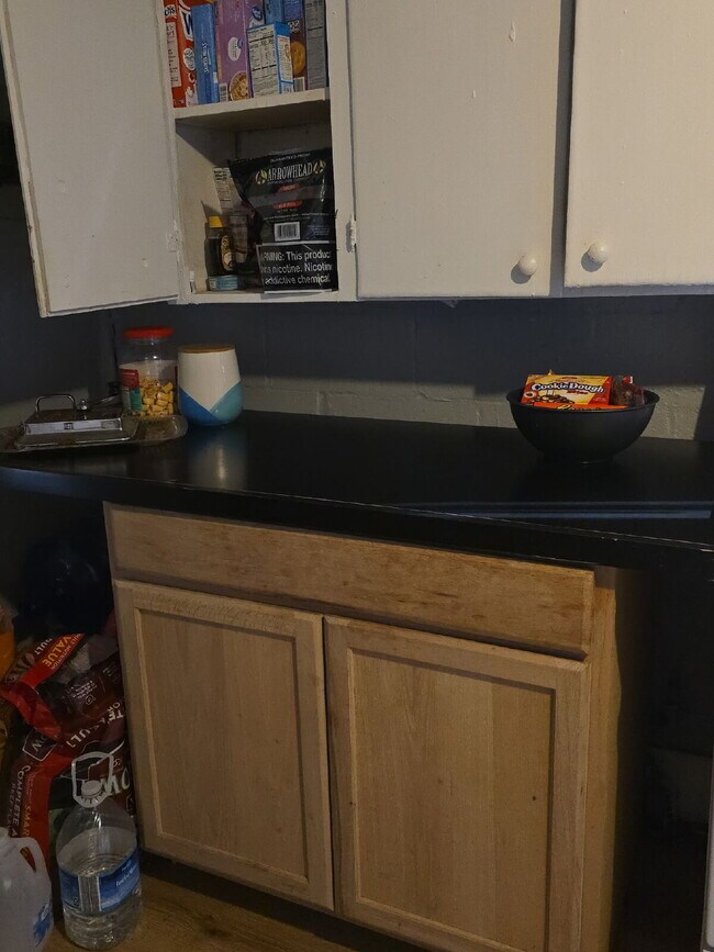 Foto del edificio - 2 bed 1 bath - Welcome to 409 Campbell Street