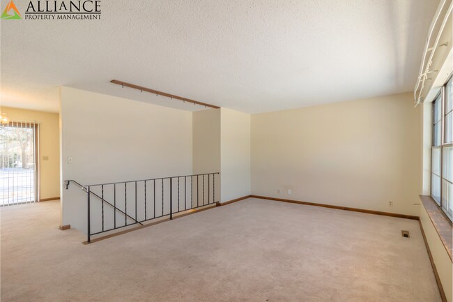 Building Photo - Spacious 3 bed home in West Manhattan!!
