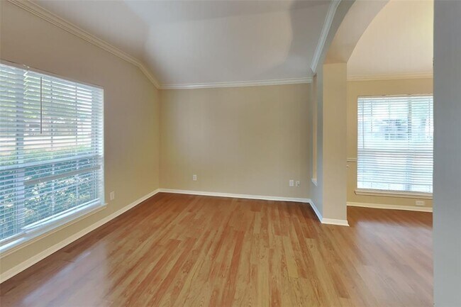 Building Photo - 14518 Enola Dr