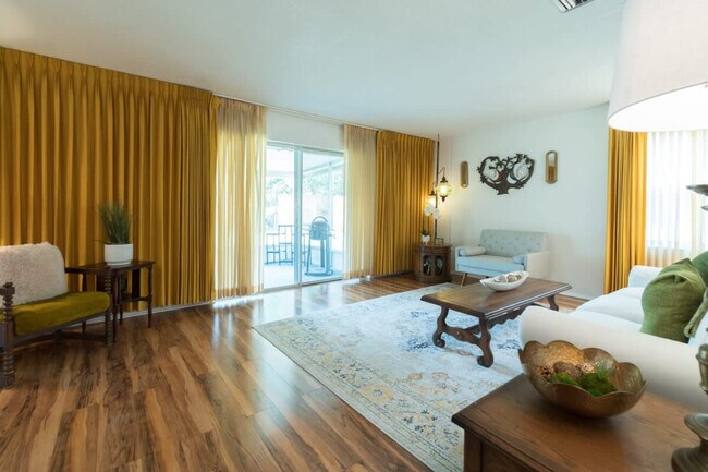 Foto del edificio - 971 Beechfern Ln