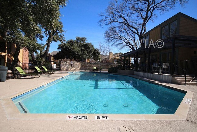 Building Photo - 2 bedroom in Austin TX 78745