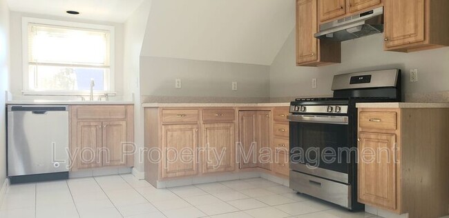 Building Photo - 120 Highland Ave