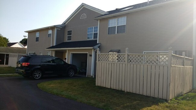 Building Photo - 7456 Huntington Dr