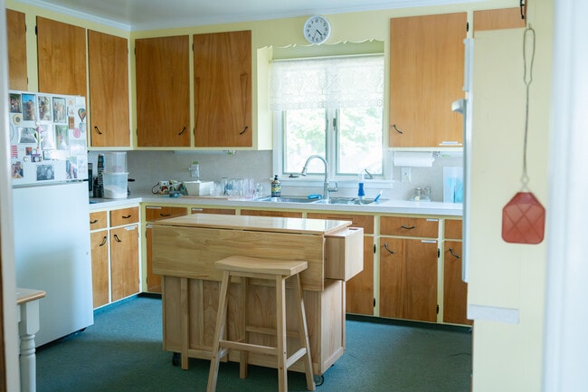 Building Photo - 4075 Circle Dr