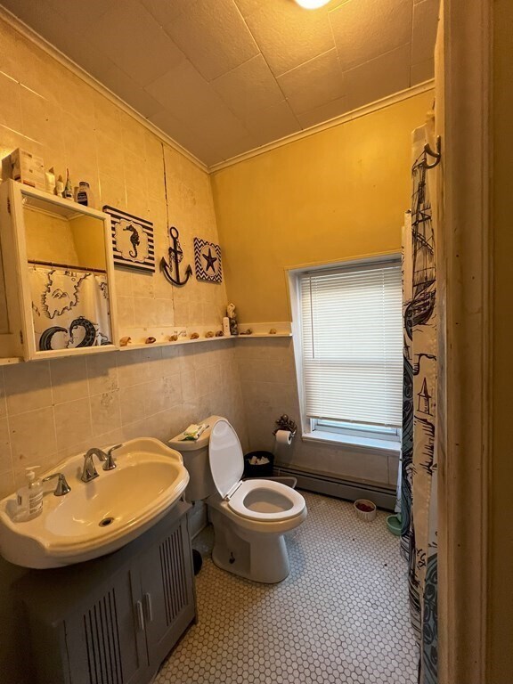 Building Photo - 196 Whipple St