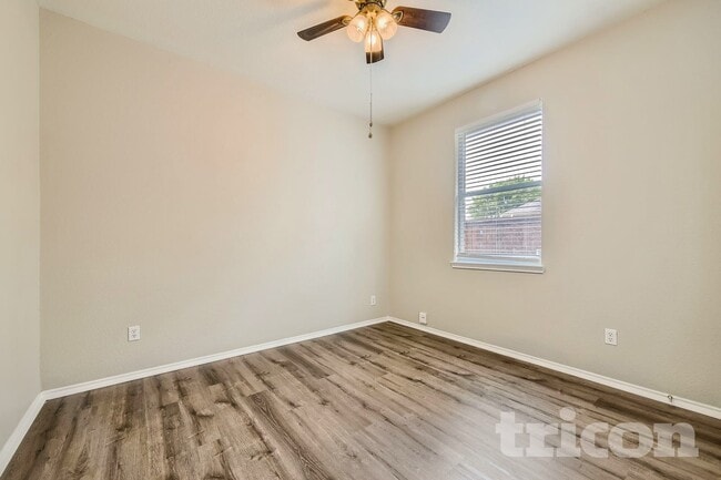 Building Photo - 103 Hollow Tree Dr