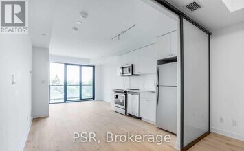 Building Photo - 2799 Kingston Rd