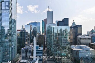 Building Photo - 224 King St W