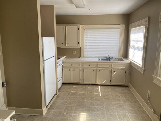 Foto del edificio - 307 E 7th St