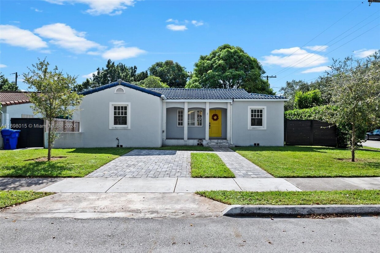 Foto principal - 2396 SW 20th St