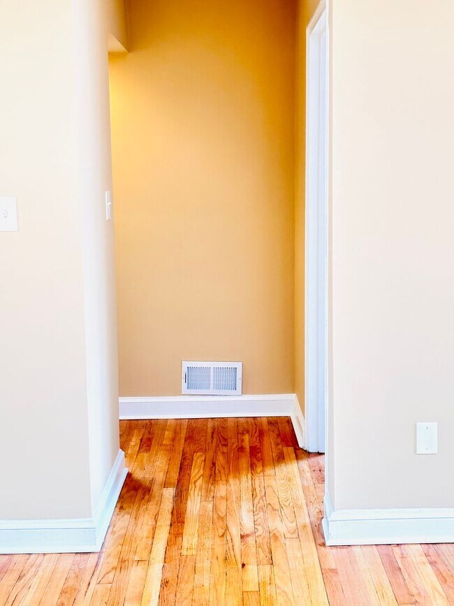 Foto del edificio - 8804 Bradford Rd