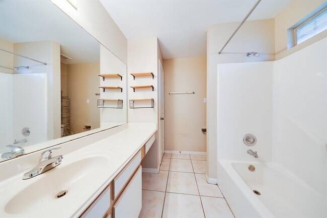 Foto del edificio - 12914 Townwood Dr