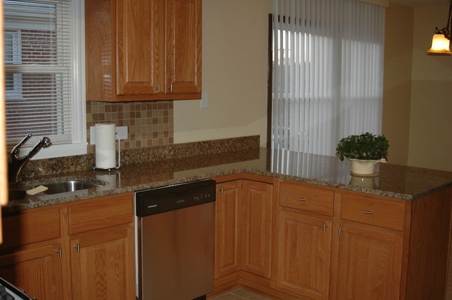 Cocina - 826 E Capri Dr