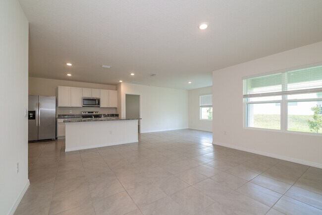 Building Photo - 47 Hickory Course Way