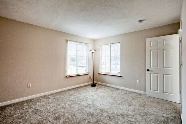 Foto del edificio - 1225 W Prospect Rd