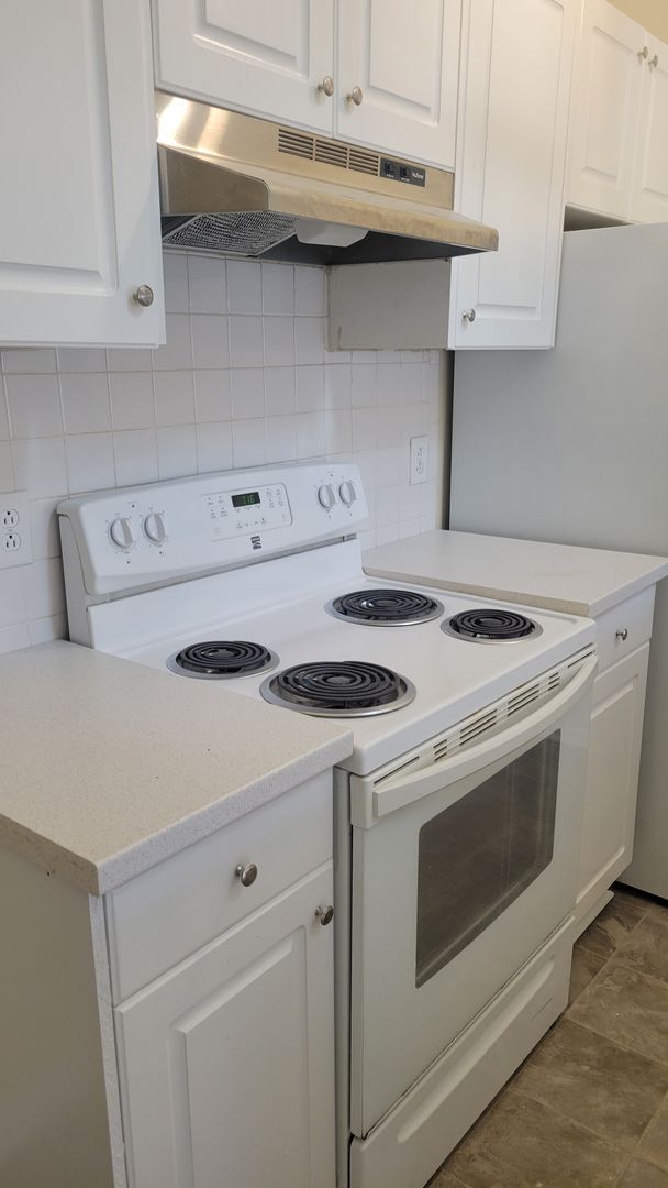 Foto del edificio - Newpointe Condo