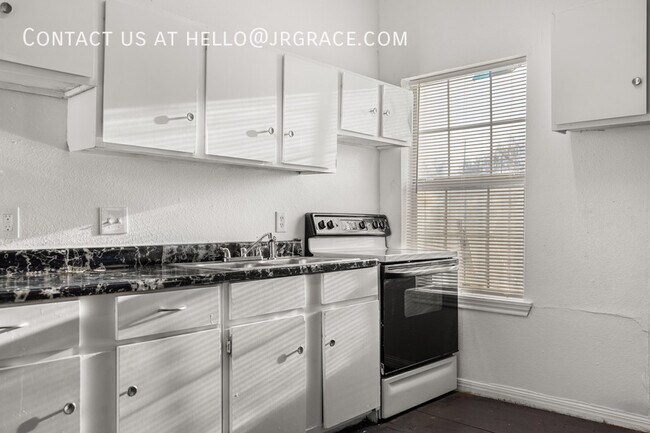 Foto del edificio - 1722 Webster Ave