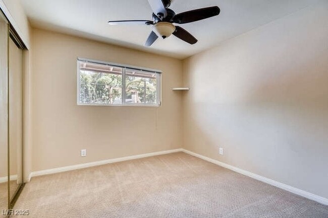 Building Photo - 1505 Strong Dr