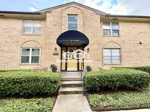 Building Photo - 5831 Sandhurst Ln