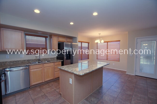 Building Photo - North Phoenix 4 bedroom home ready for mov...