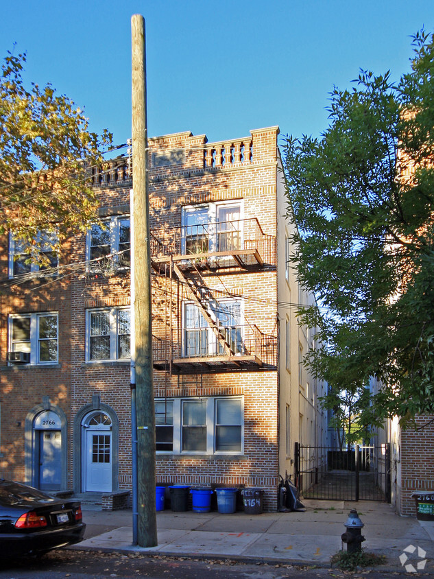 Building Photo - 2764 E 16th St