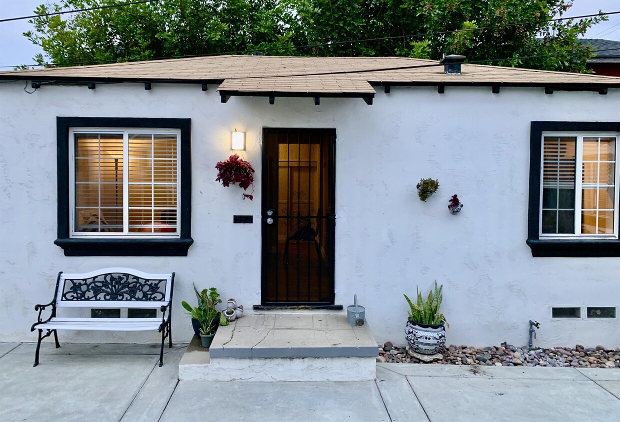 Primary Photo - 4069 Chamoune Ave