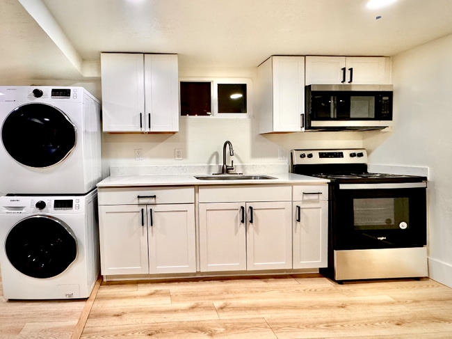 Building Photo - 76 W 200 S St