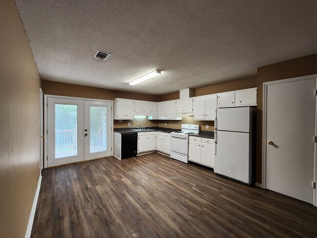 Building Photo - 112 Joiner Dr