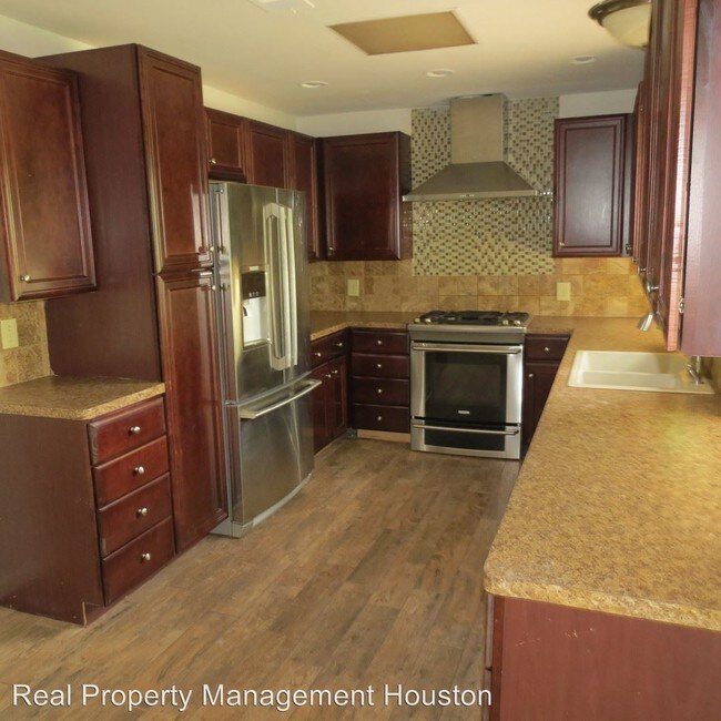 Building Photo - 4610 Randwick Dr