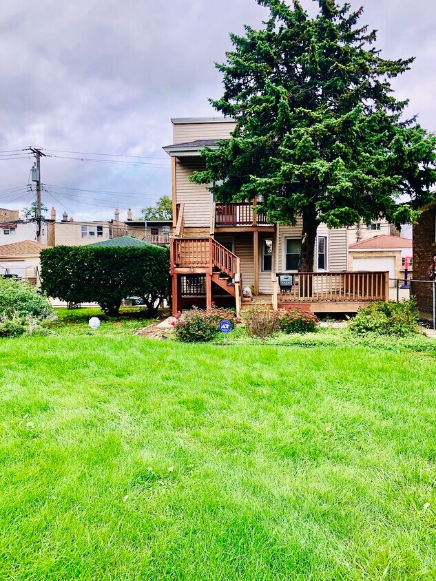 Foto principal - 4440 W Augusta Blvd