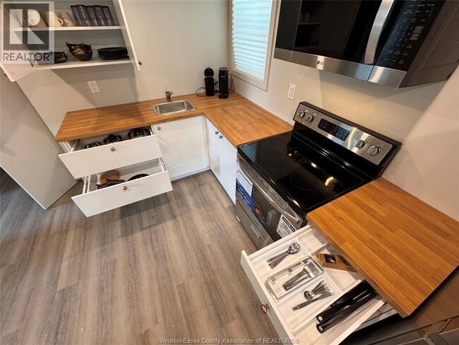 Building Photo - 1654 Martindale St