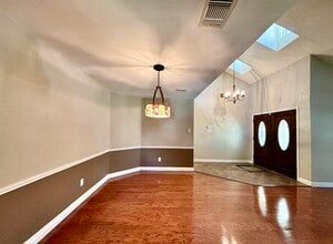 Building Photo - 2123 Streamhurst Ln