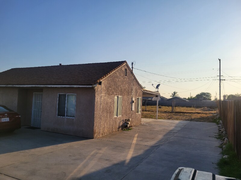 Foto principal - 6598 Jacaranda Ave