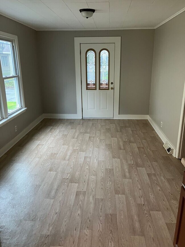 Foto del edificio - Remodeled Eastwood 3 bedroom