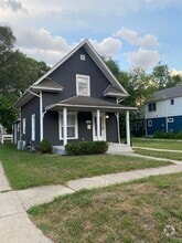 Building Photo - 1028 N Lawrence St