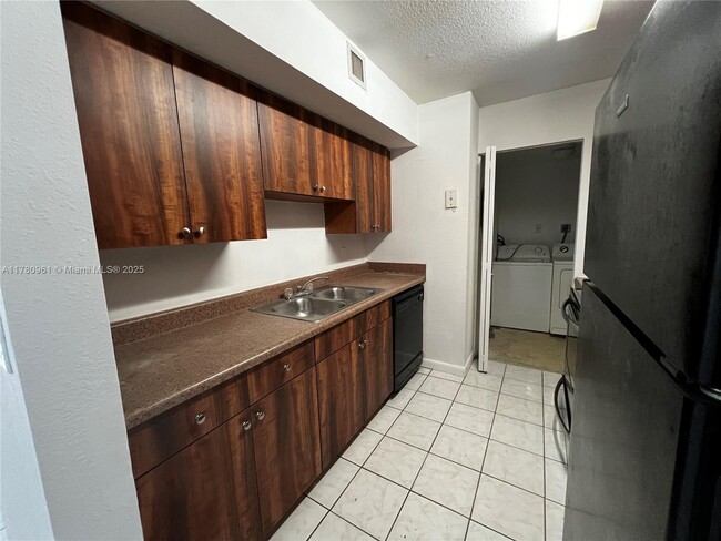 Building Photo - 2844 NW 55th Ave