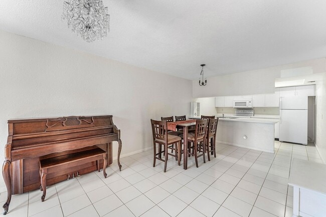 Photo - 170 Waterside Drive Unit 170 Apartment