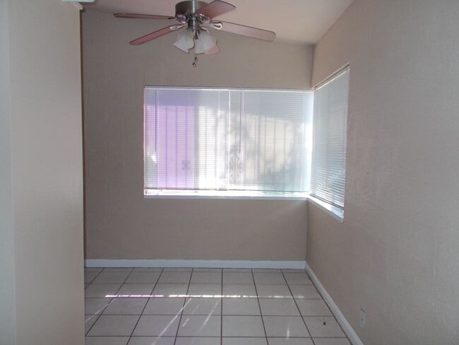 Foto del edificio - 2407-2407 S 15th St