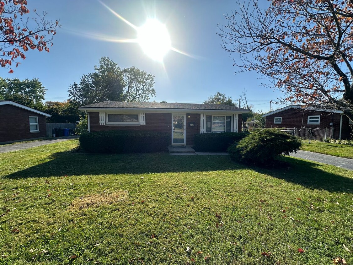 Building Photo - NEWLY RENNOVATED HOME