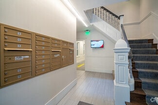 Building Photo - 52 Queensberry St