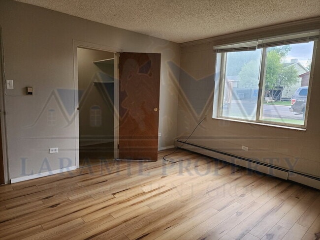 Building Photo - 415 S 26th St