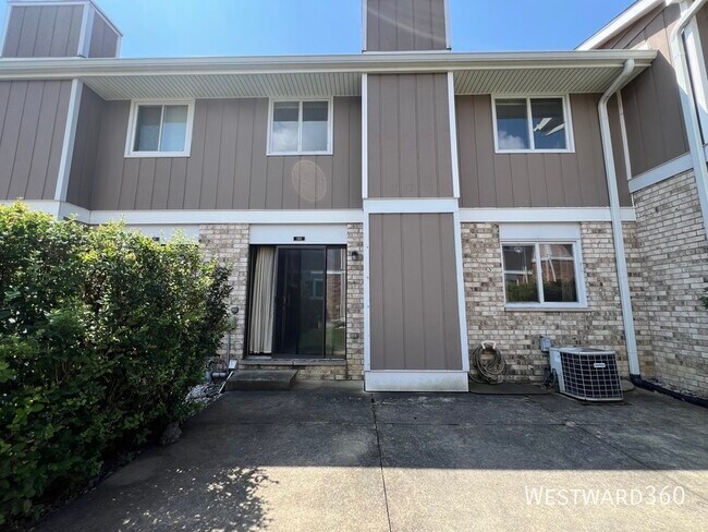 Building Photo - 1185 Leicester Ct
