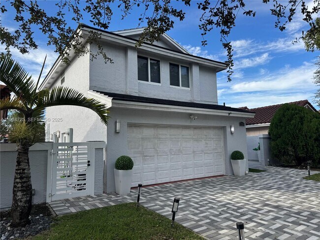 Foto del edificio - 17324 NW 63rd Ave