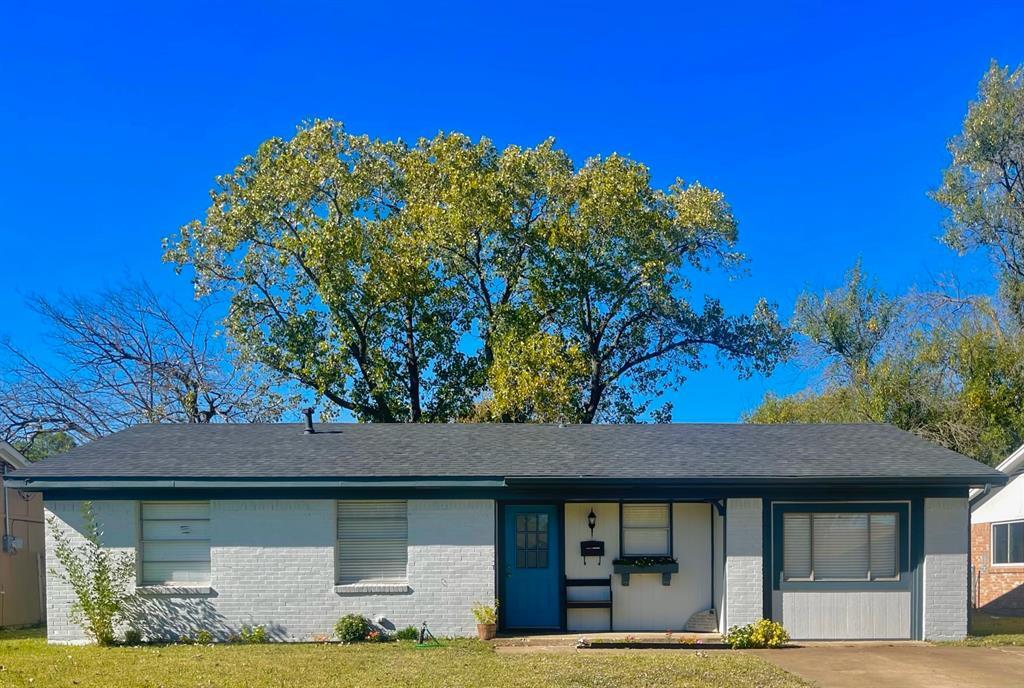 Primary Photo - 1333 Eastside Dr