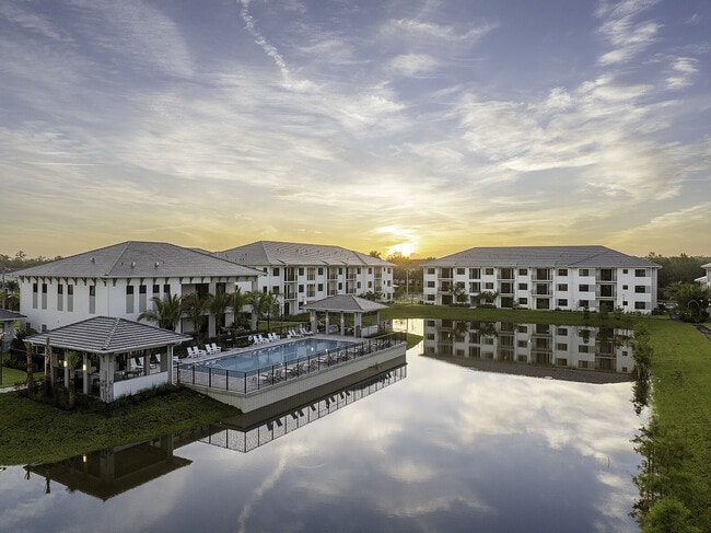 Building Photo - Reva