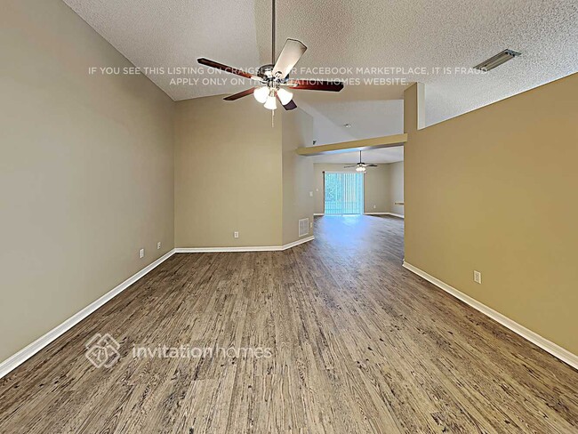 Building Photo - 1240 Worcester Way