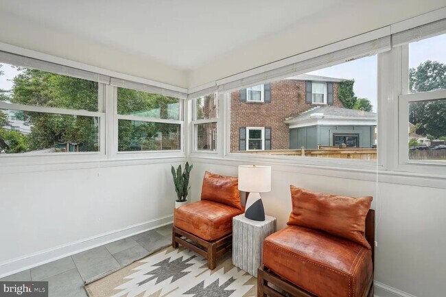 Foto del edificio - 304 S Glebe Rd