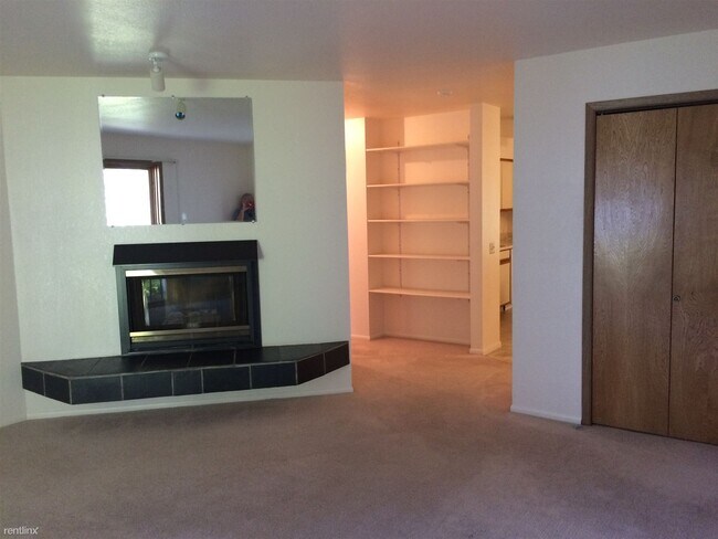 Foto del edificio - 2 br, 1 bath 4plex - 700 W 47th Ave Apt 1 #1